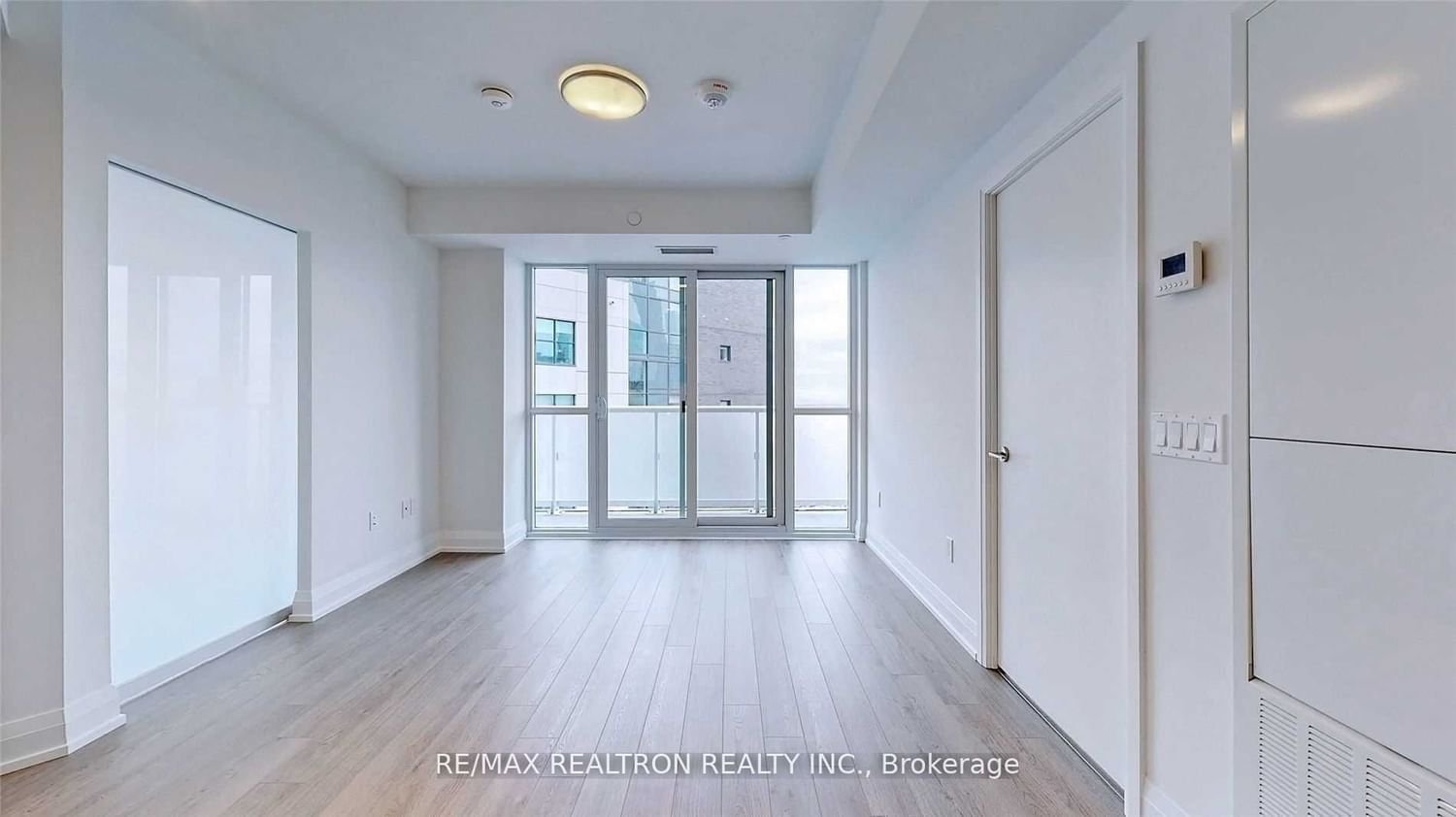 77 Mutual St, unit 602 for rent - image #9