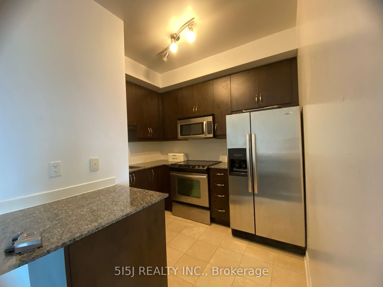 18 Holmes Ave, unit 2001 for rent - image #2