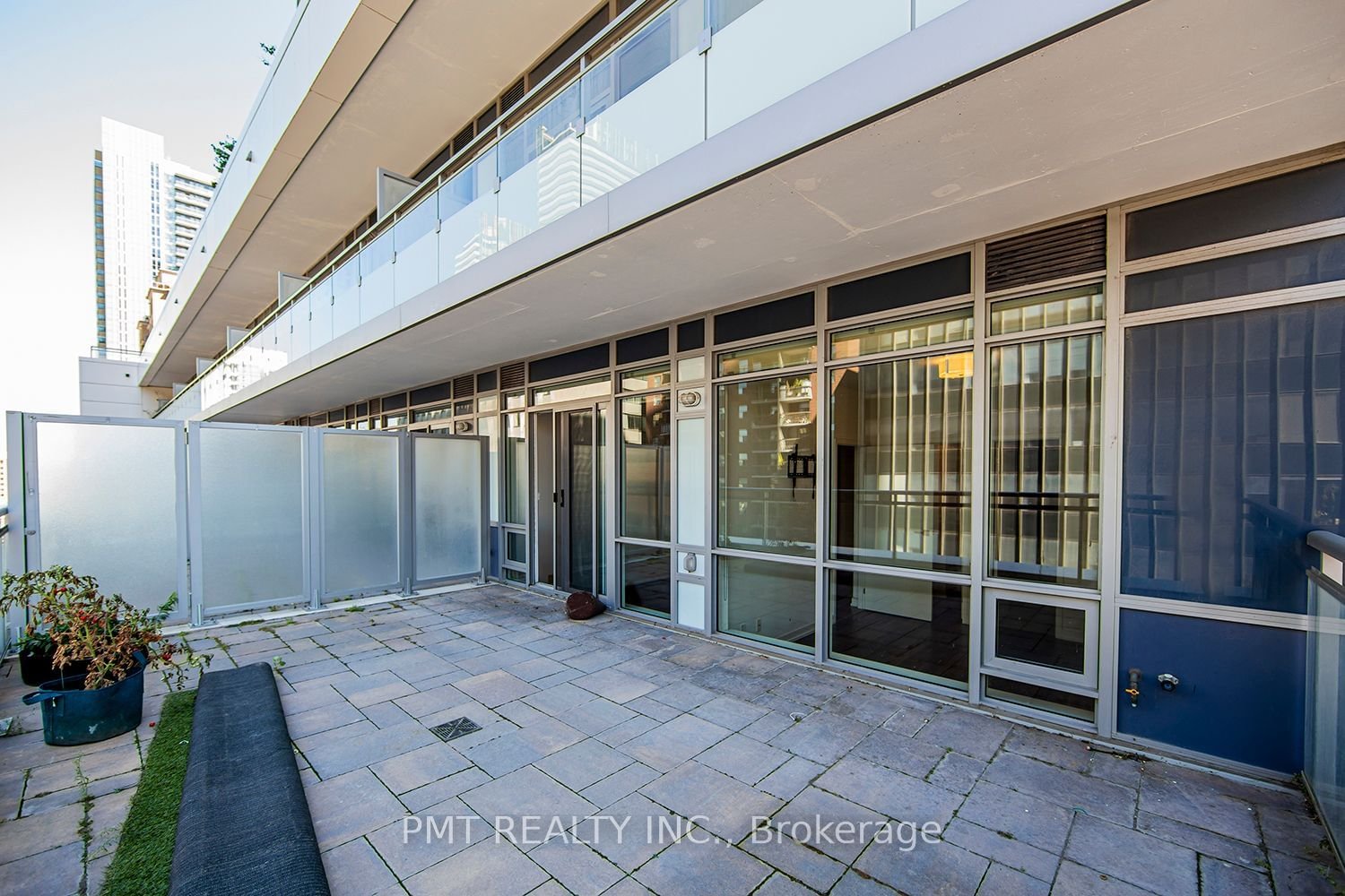 89 Dunfield Ave, unit 608 for rent - image #25