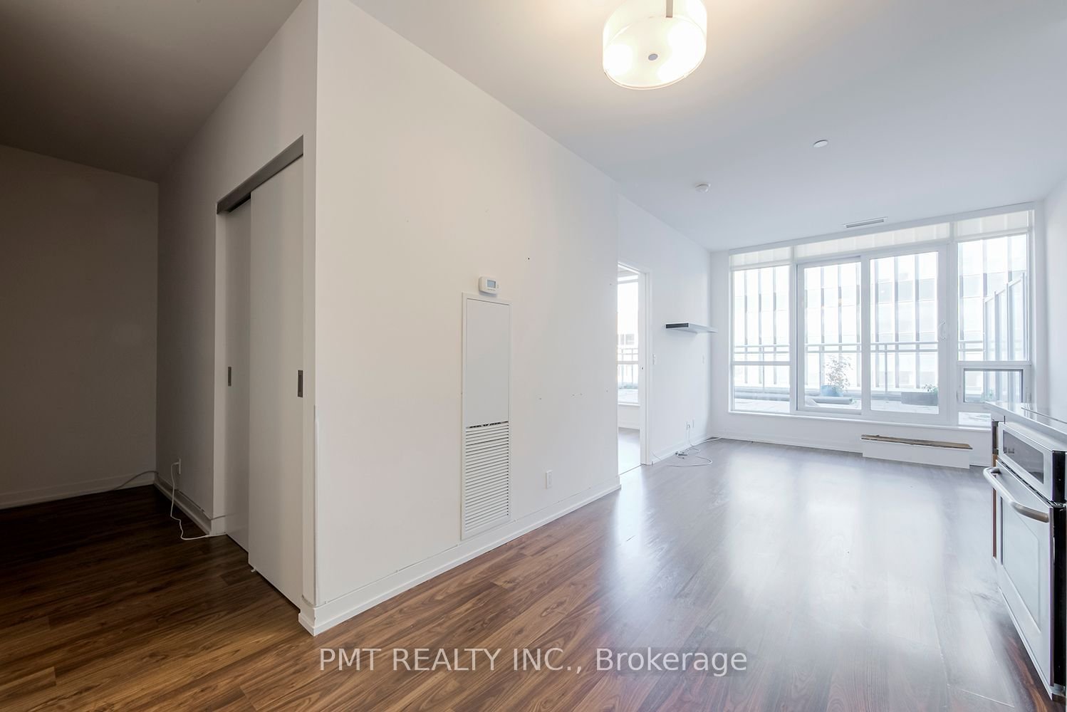 89 Dunfield Ave, unit 608 for rent - image #4