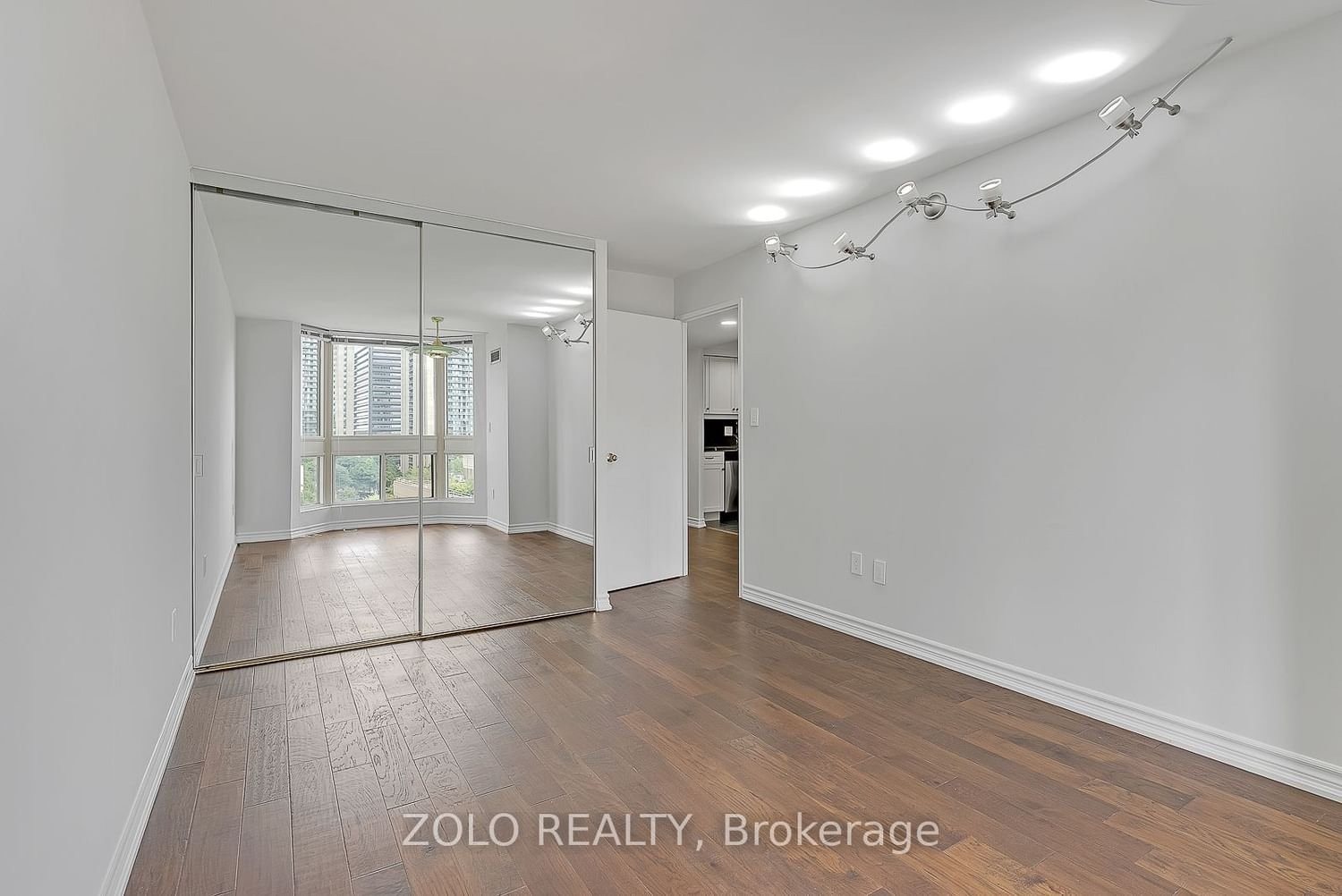 10 Kenneth Ave, unit 1102 for sale - image #24