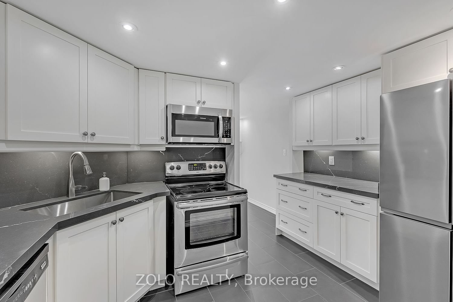 10 Kenneth Ave, unit 1102 for sale - image #7