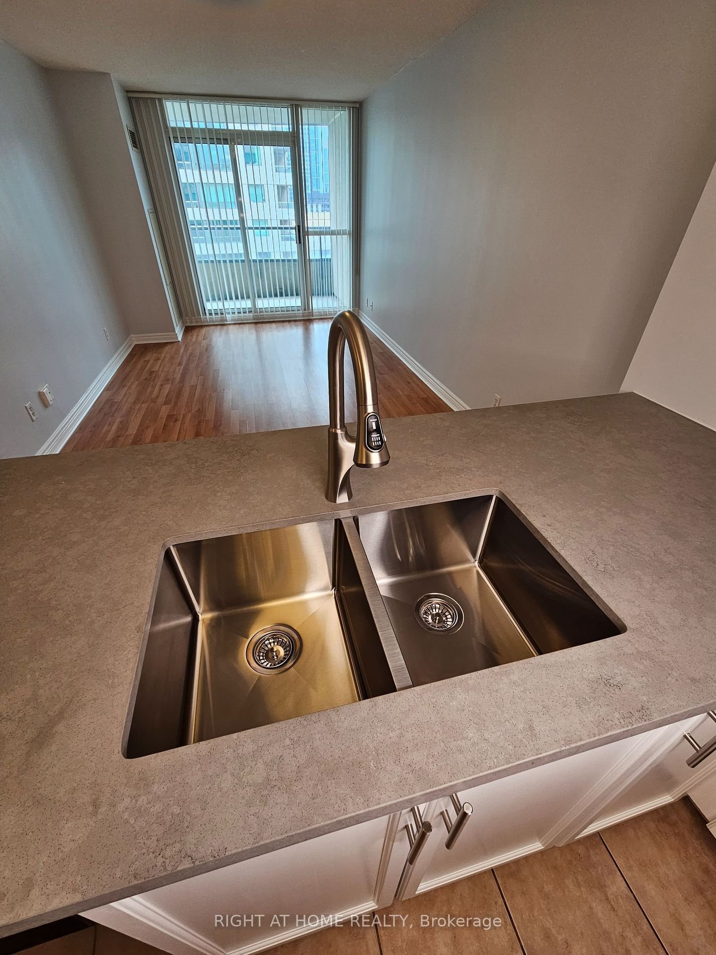 23 Hollywood Ave, unit 3109 for rent - image #6