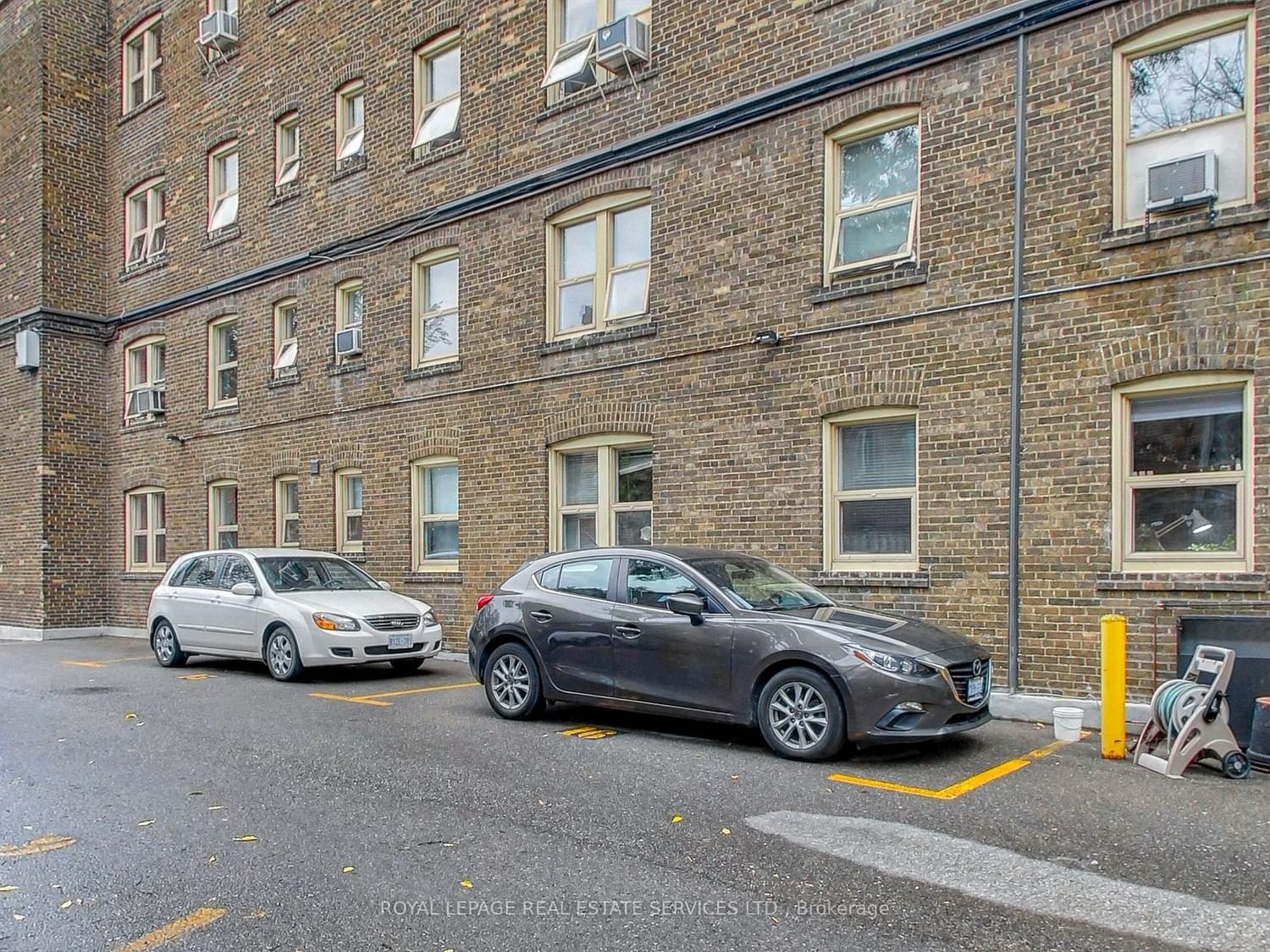114 Vaughan Rd, unit 401 for rent - image #5