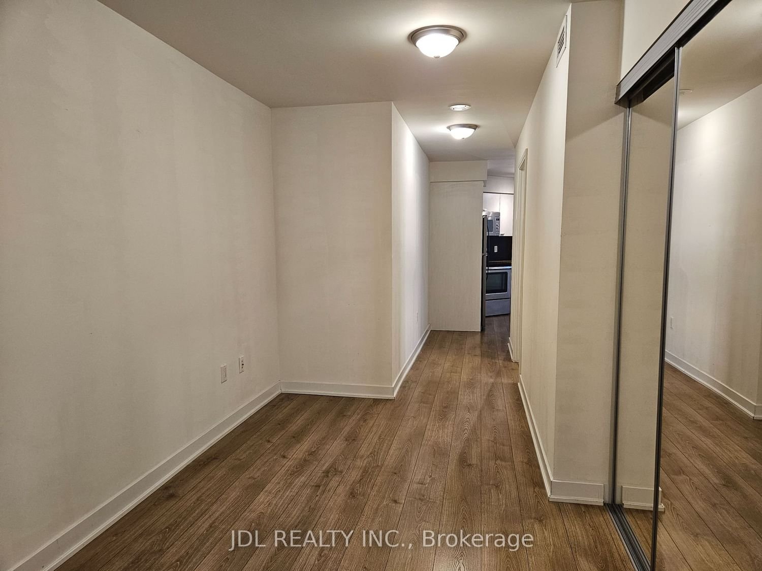 775 King St W, unit 521 for rent - image #2