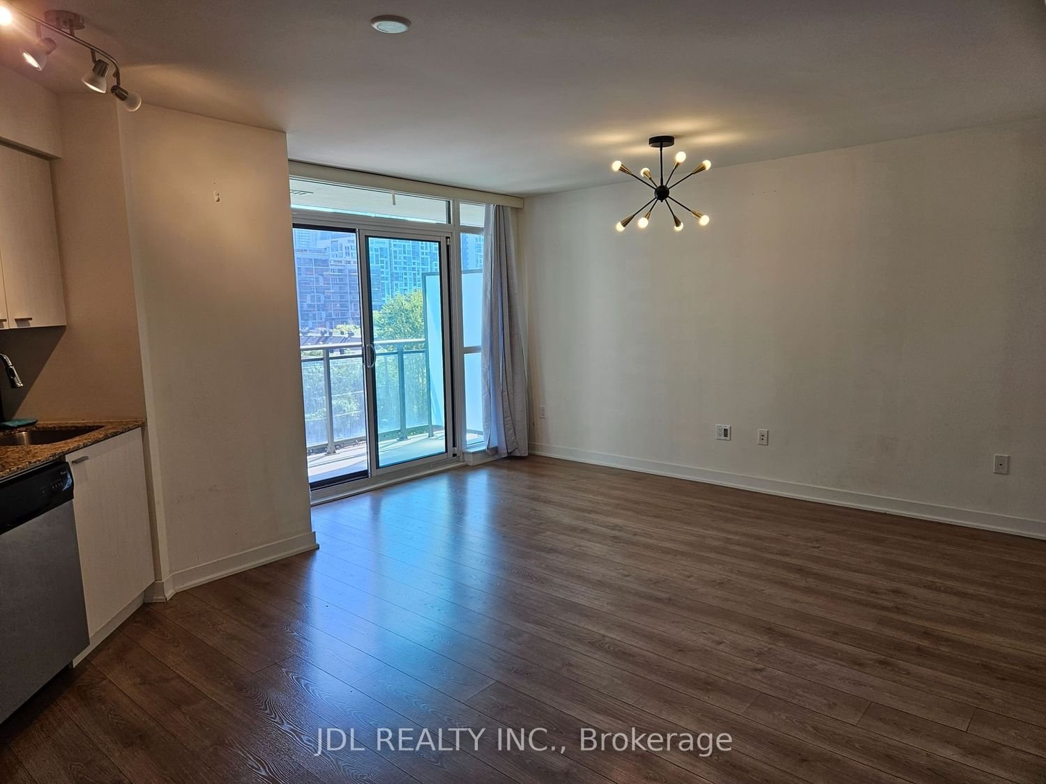 775 King St W, unit 521 for rent - image #4