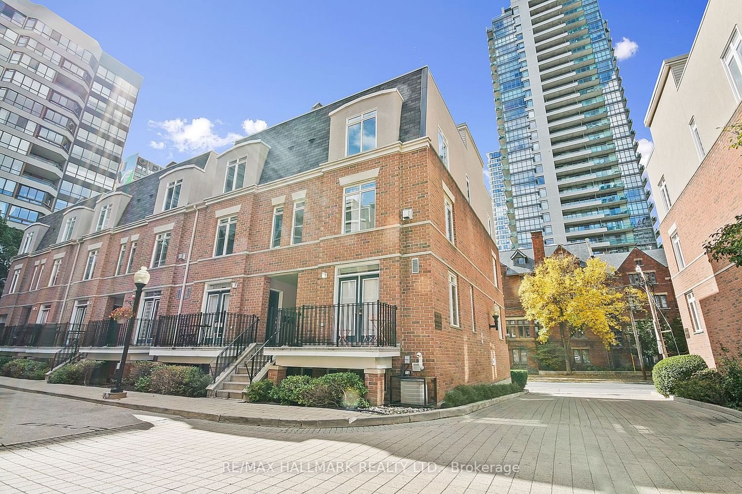 415 Jarvis St, unit 200 for rent - image #1