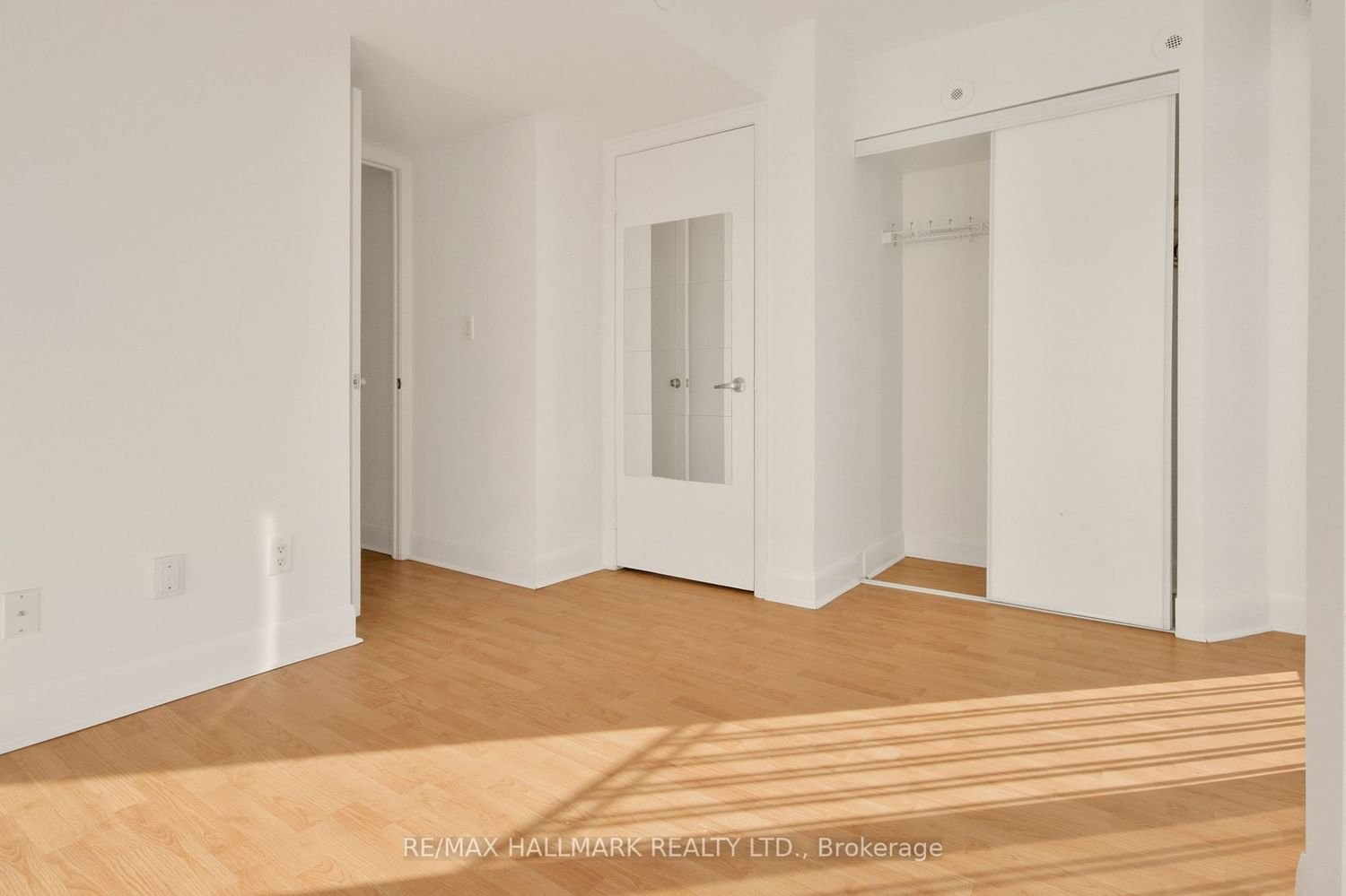 415 Jarvis St, unit 200 for rent - image #10