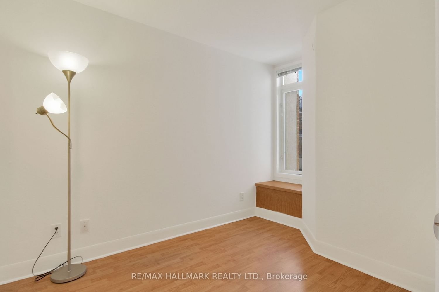 415 Jarvis St, unit 200 for rent - image #11