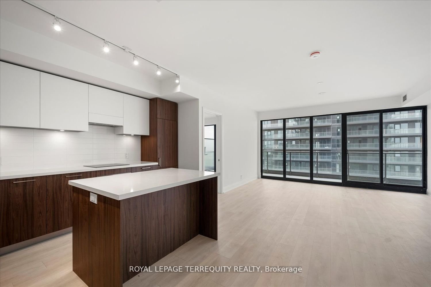 33 Frederick Todd Way, unit 1406 for sale - image #3