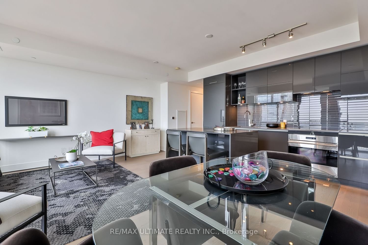 1 Yorkville Ave, unit 4703 for sale - image #2