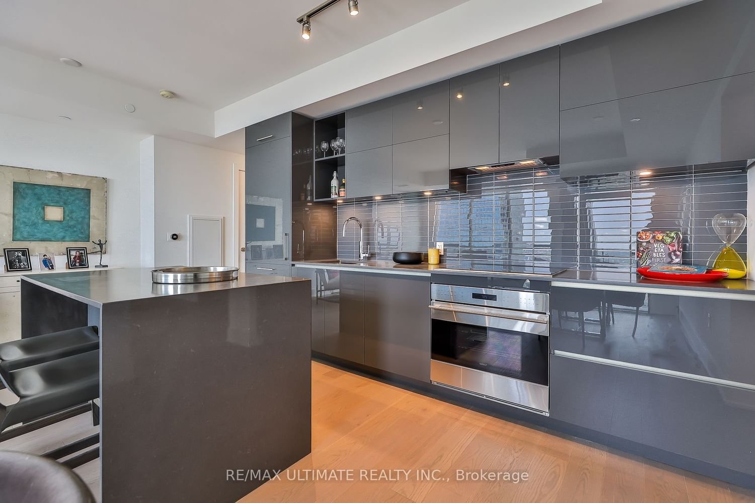 1 Yorkville Ave, unit 4703 for sale - image #9