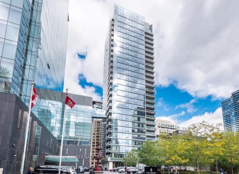 55 Scollard St, unit 702 for rent in Yorkville - image #1