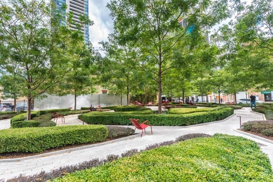 55 Scollard St, unit 702 for rent in Yorkville - image #4