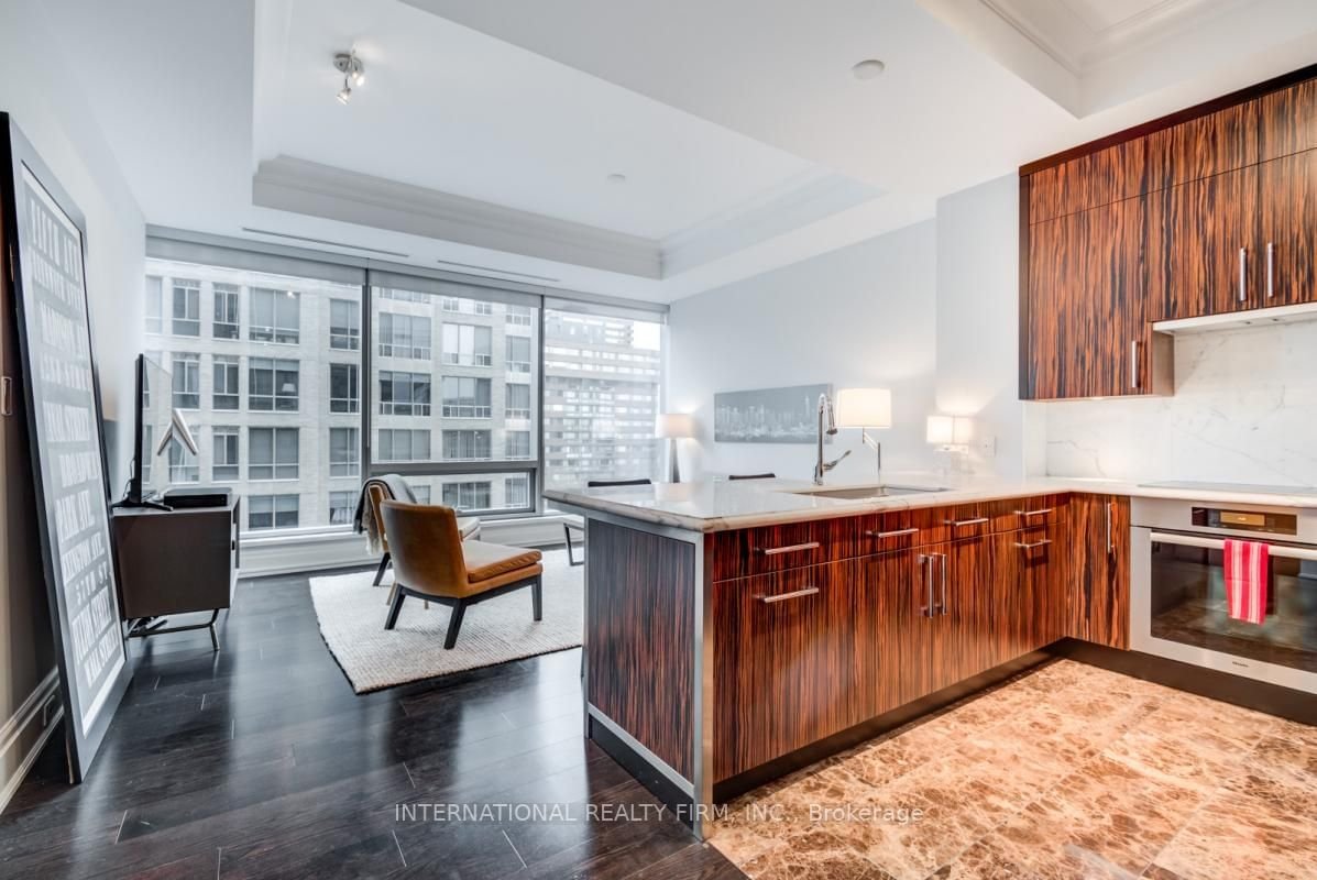 55 Scollard St, unit 702 for rent in Yorkville - image #5
