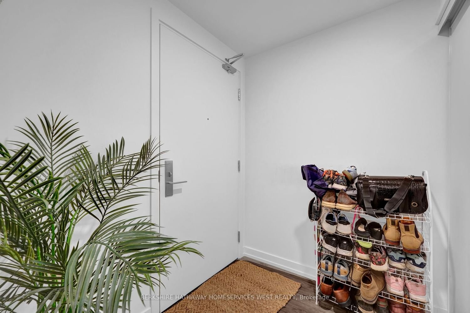 33 Helendale Ave, unit 908 for sale - image #3
