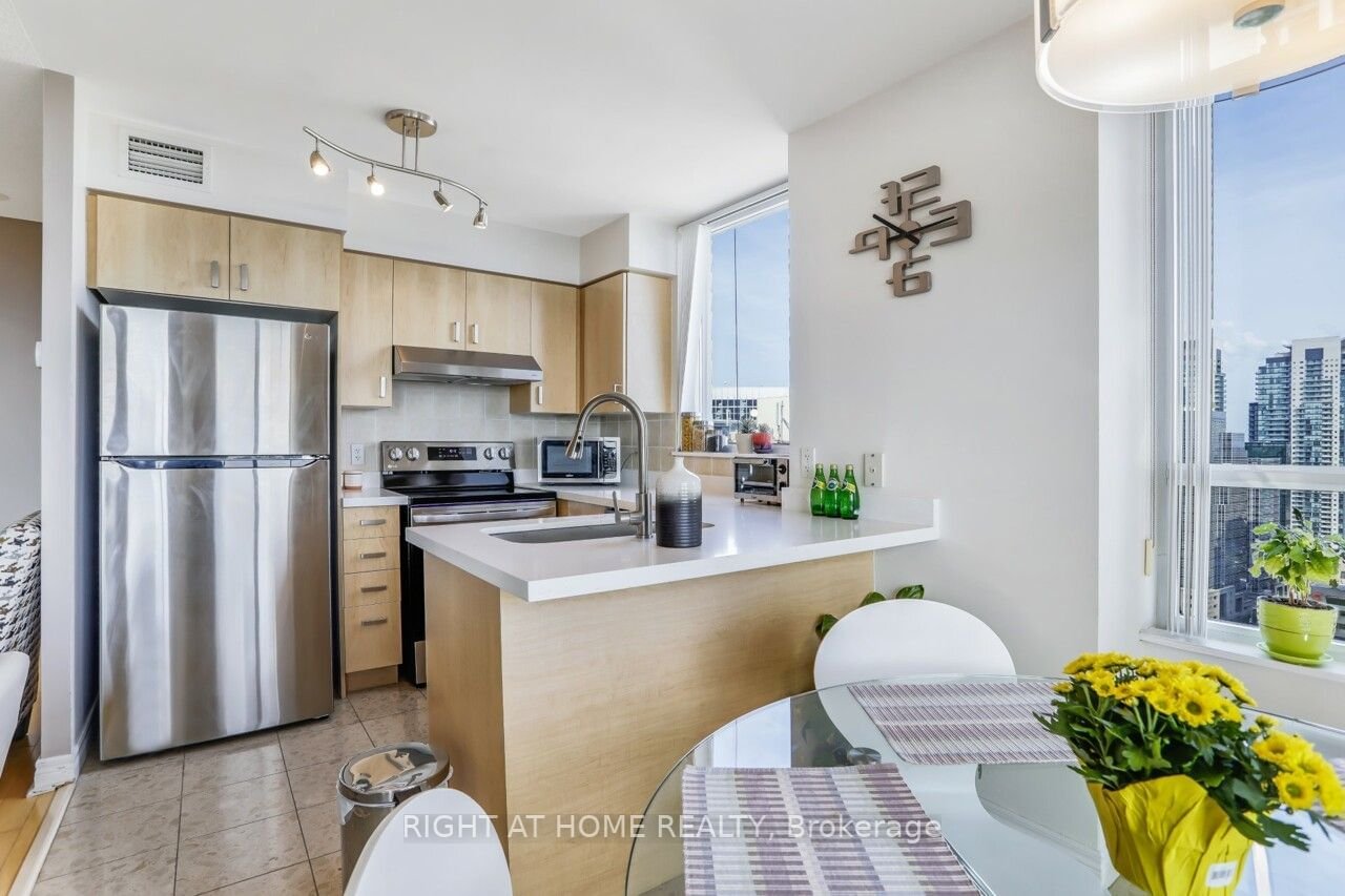 23 Hollywood Ave, unit 3205 for sale - image #10