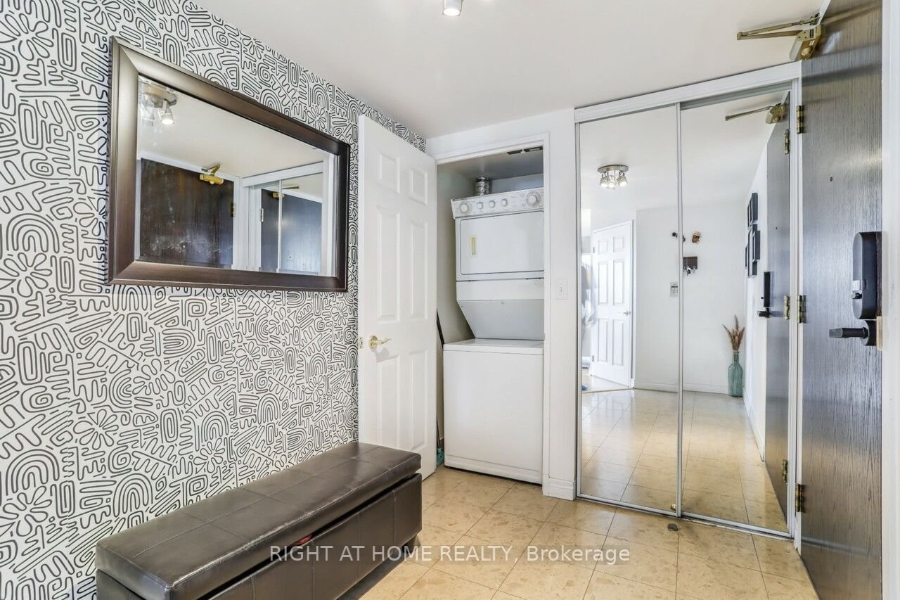 23 Hollywood Ave, unit 3205 for sale - image #3