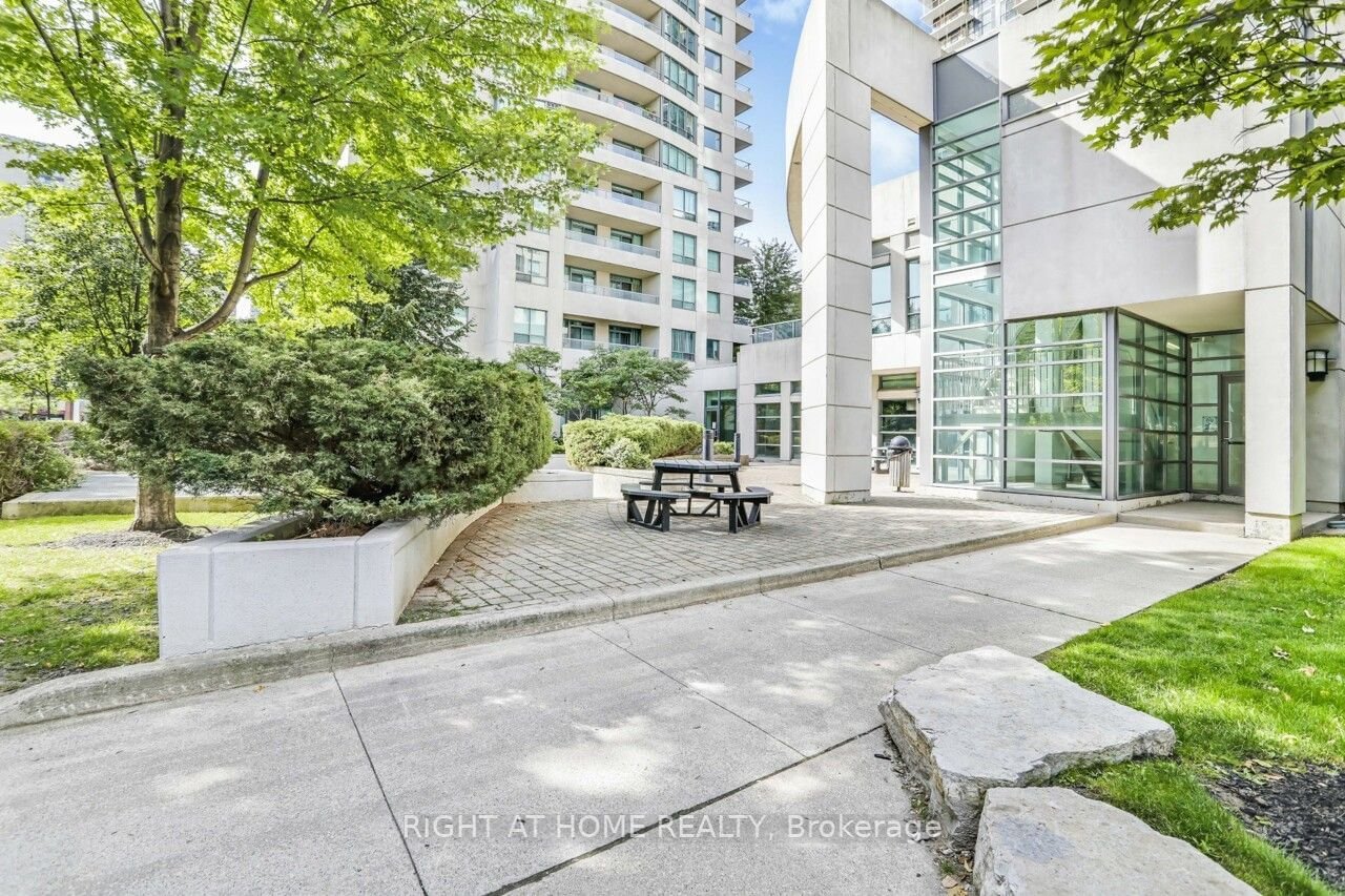 23 Hollywood Ave, unit 3205 for sale - image #33