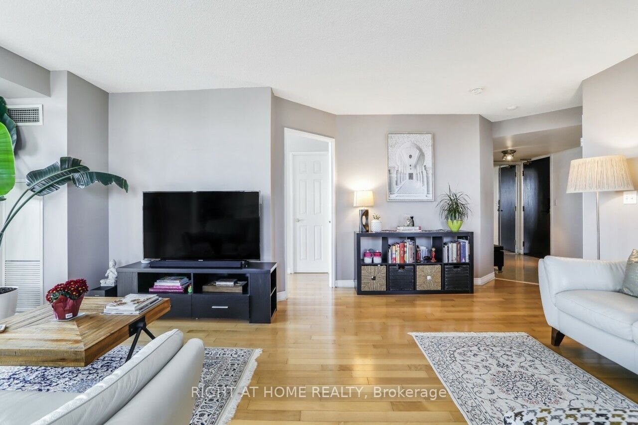23 Hollywood Ave, unit 3205 for sale - image #6