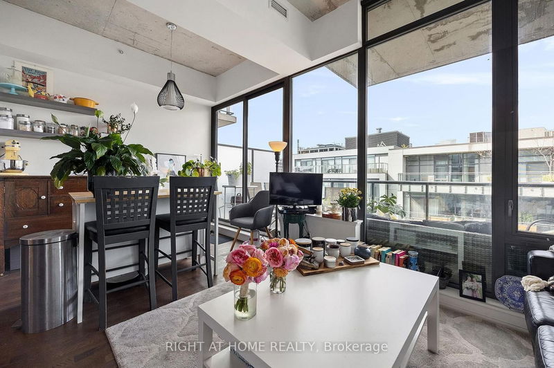 560 King St W, unit 1004 for sale in King West - image #2
