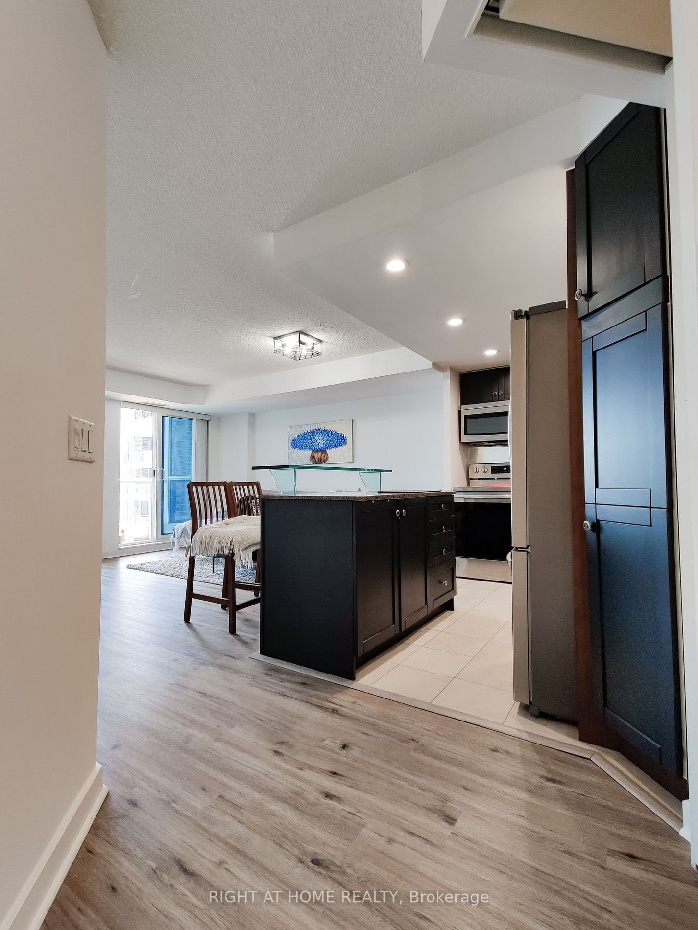 8 York St S, unit 1010 for rent - image #3