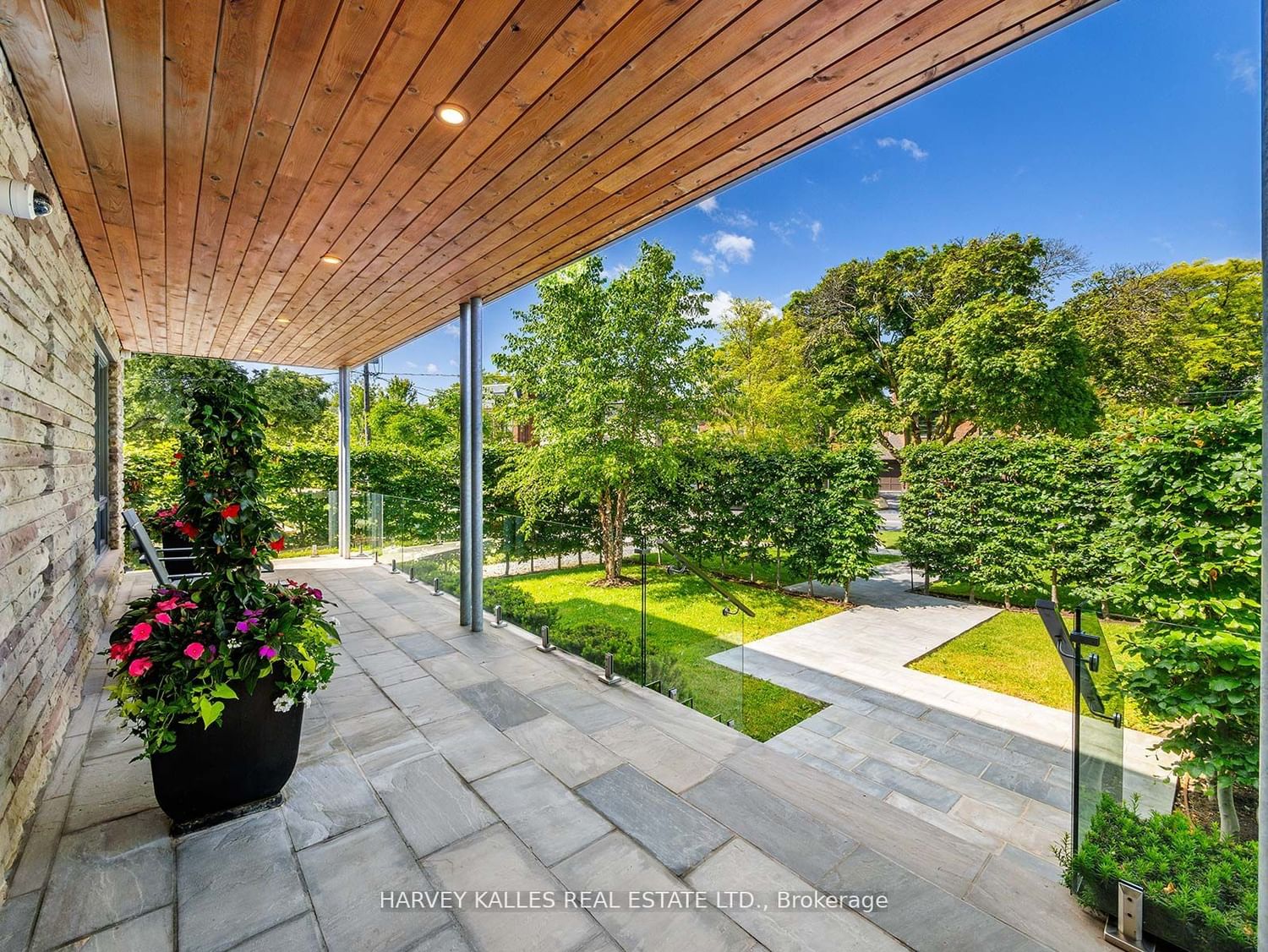 76 Strathearn Rd for sale in Humewood | Cedarvale - image #2