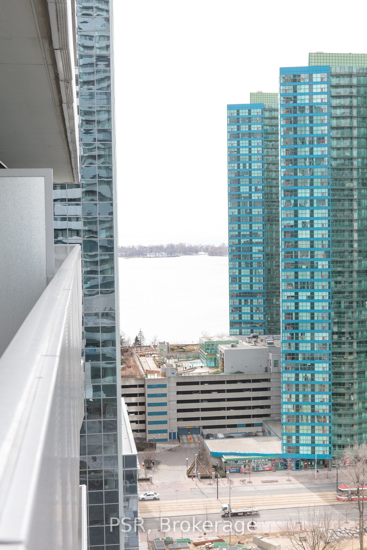 100 Harbour St, unit 2001 for rent