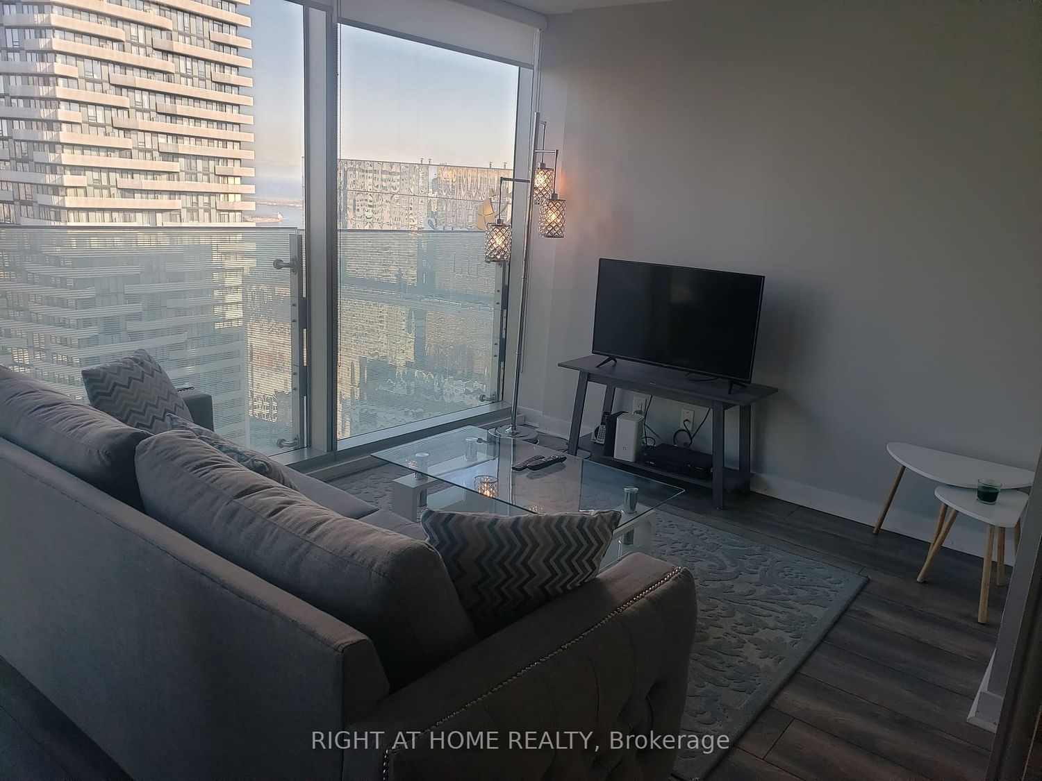 14 York St, unit 4812 for rent