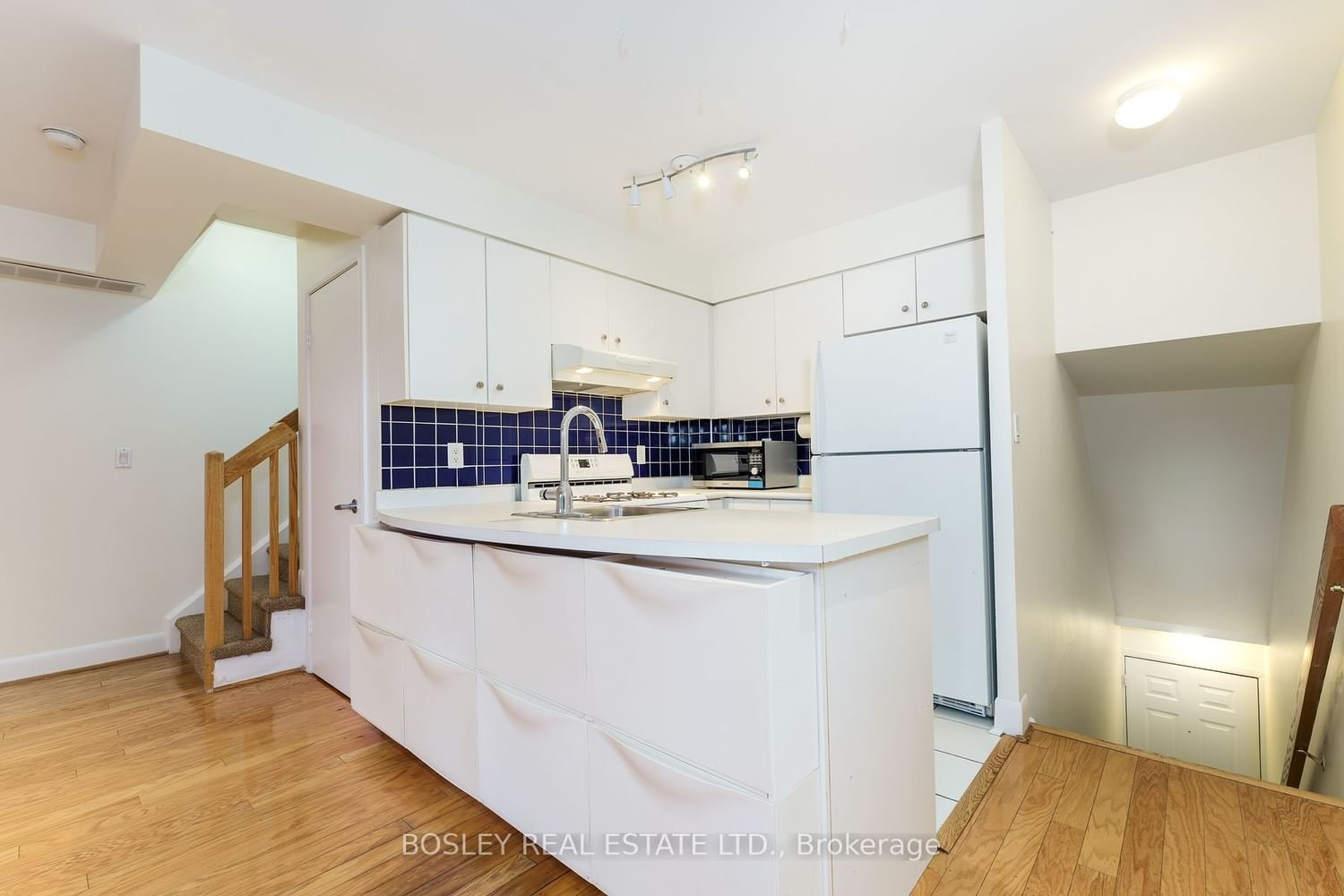 415 Jarvis St, unit 379 for rent - image #13