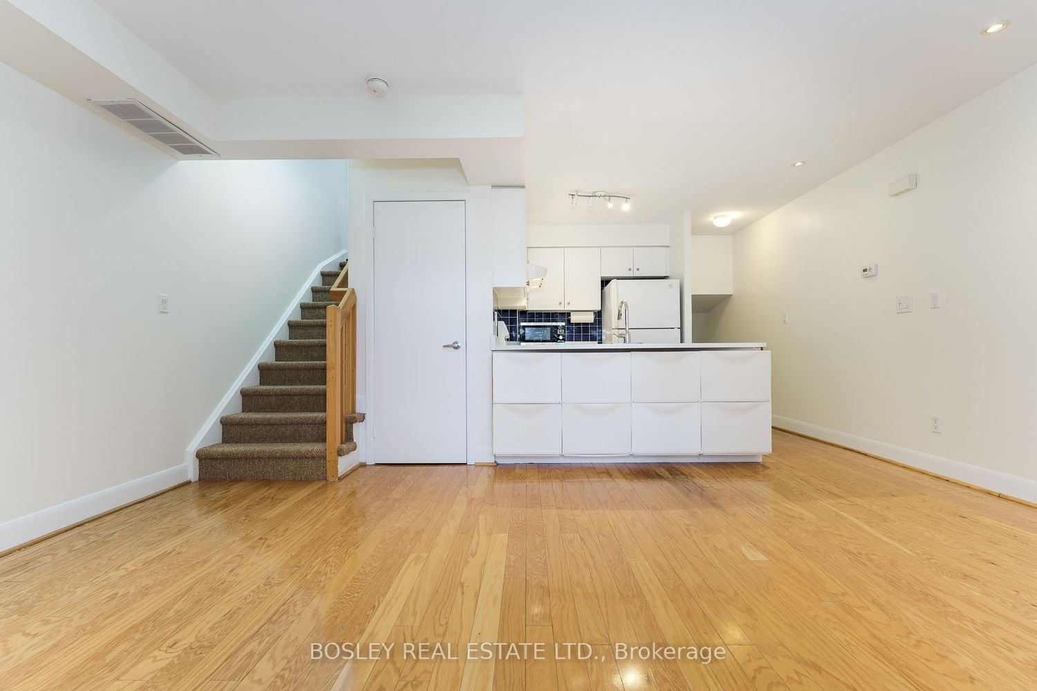 415 Jarvis St, unit 379 for rent - image #6