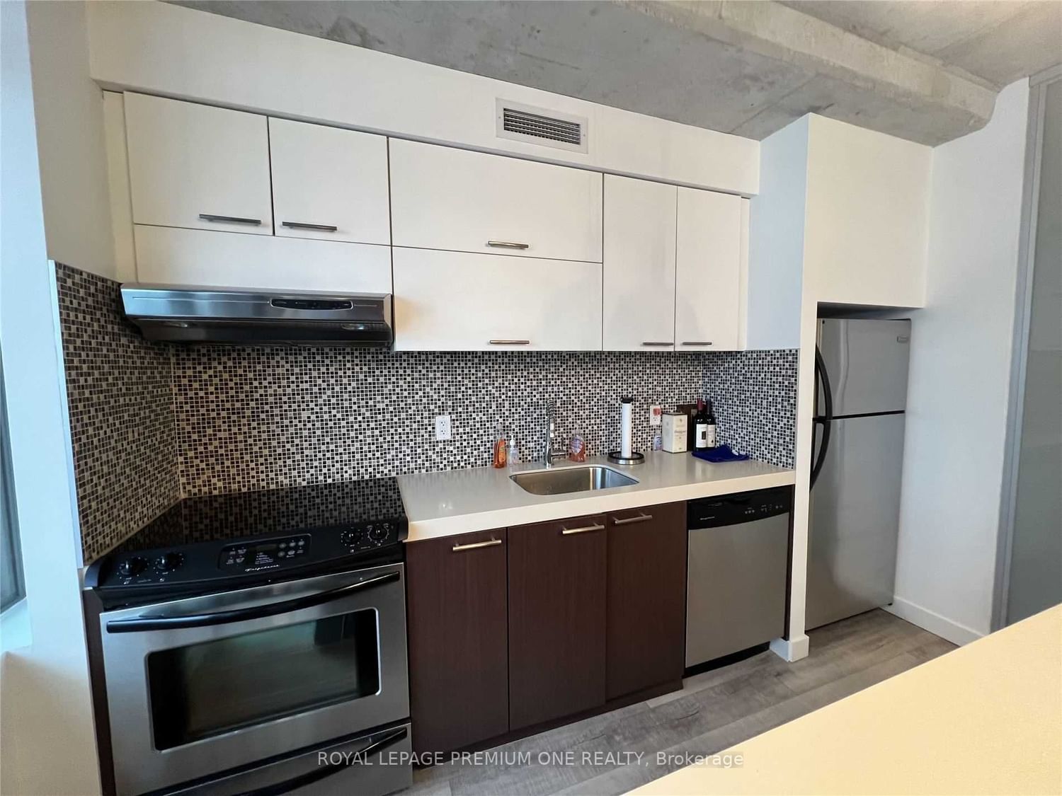 55 Stewart St, unit 812 for rent