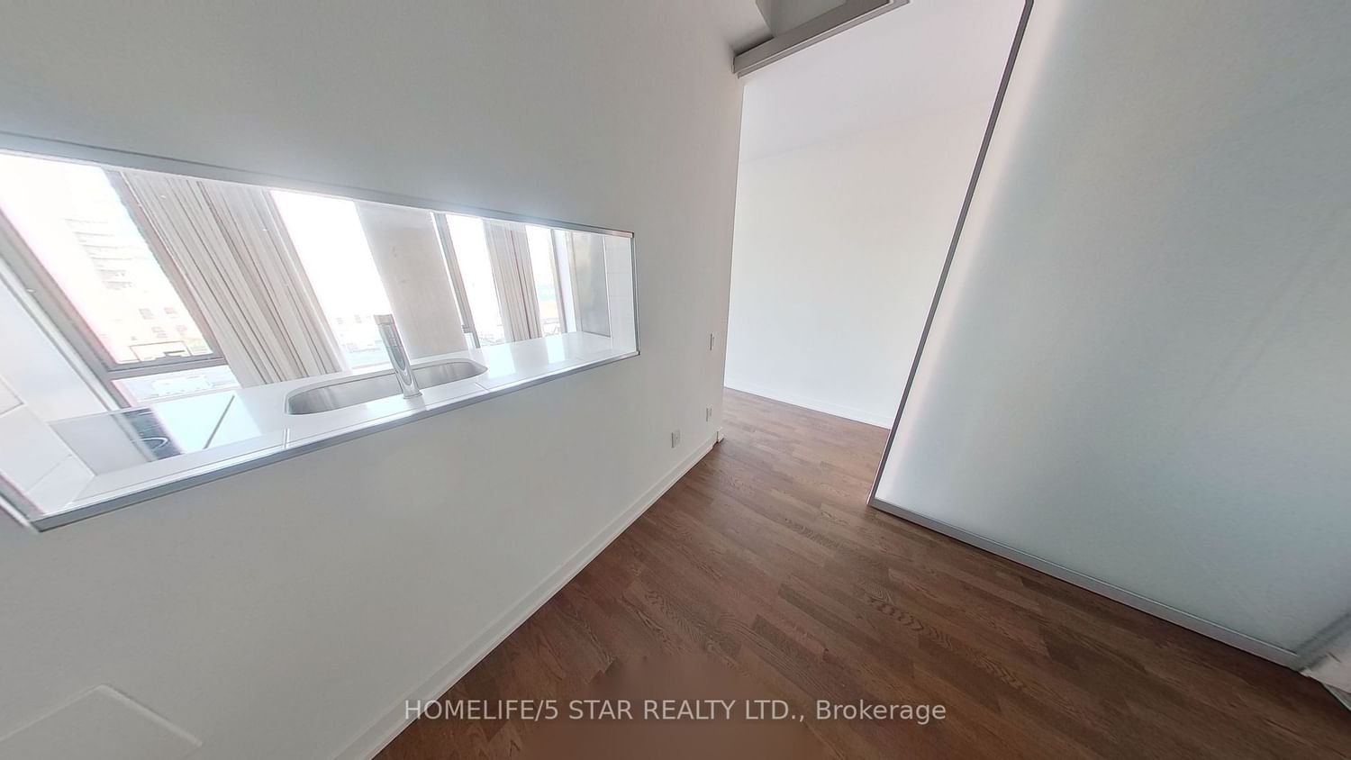 560 King St W, unit 512 for rent - image #8