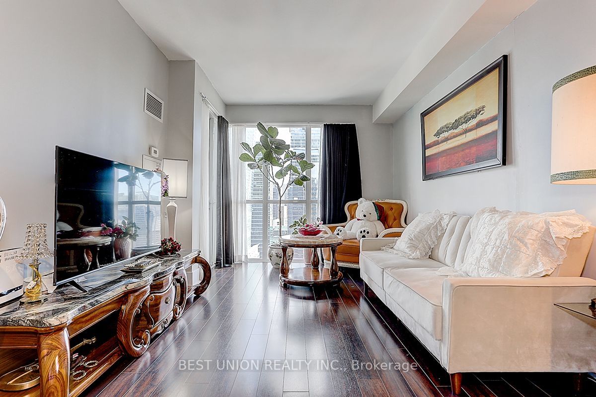 300 Front St W, unit 3707 for sale