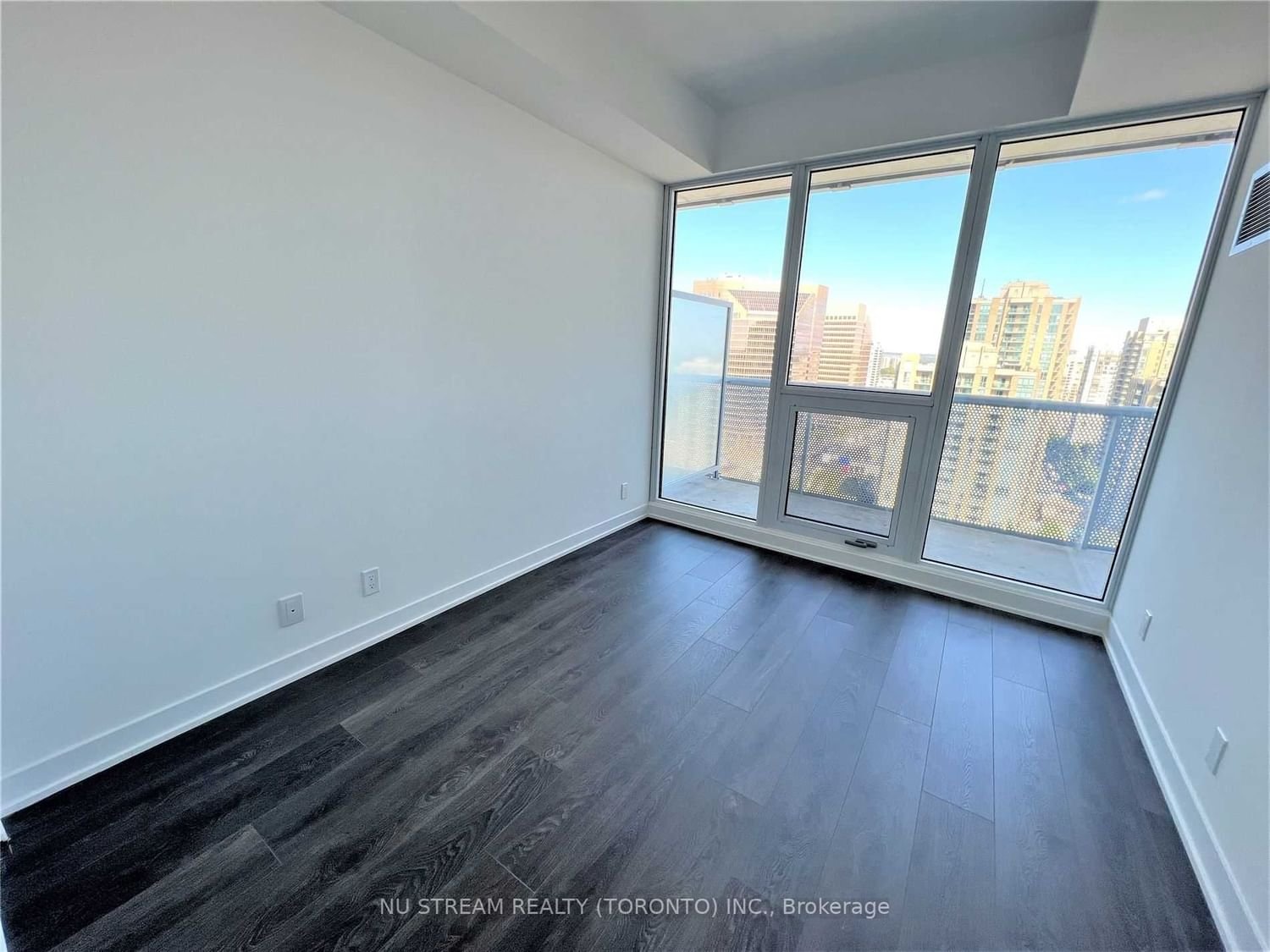 15 Holmes Ave, unit 2107 for sale - image #10