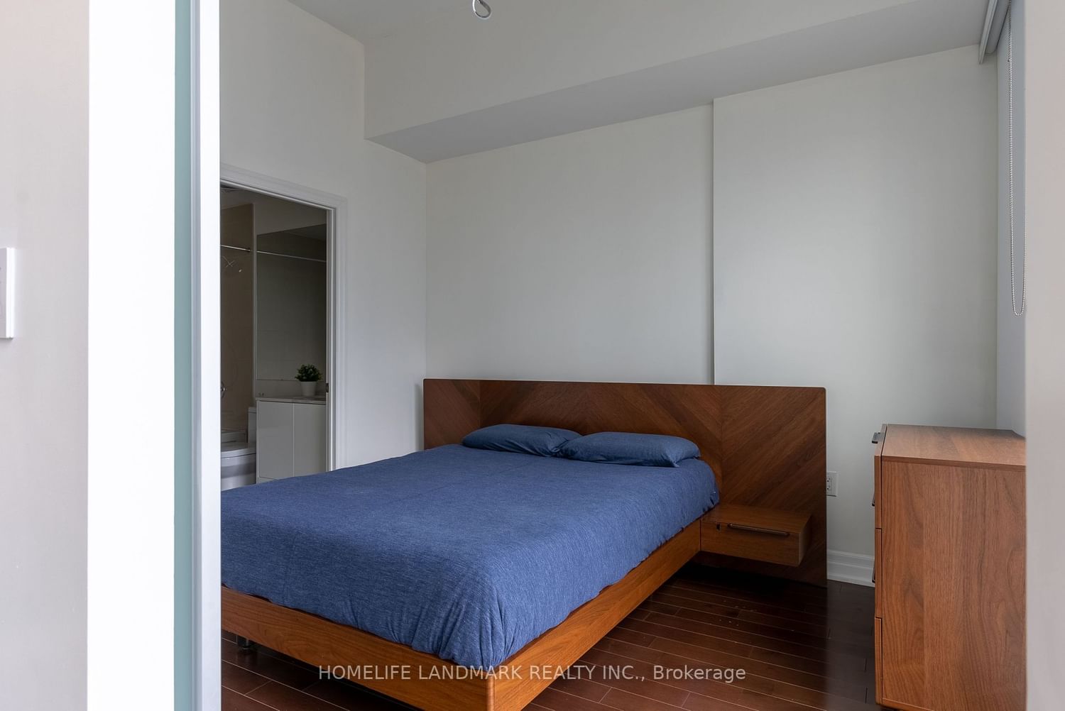 8 The Esplanade, unit 2811 for rent