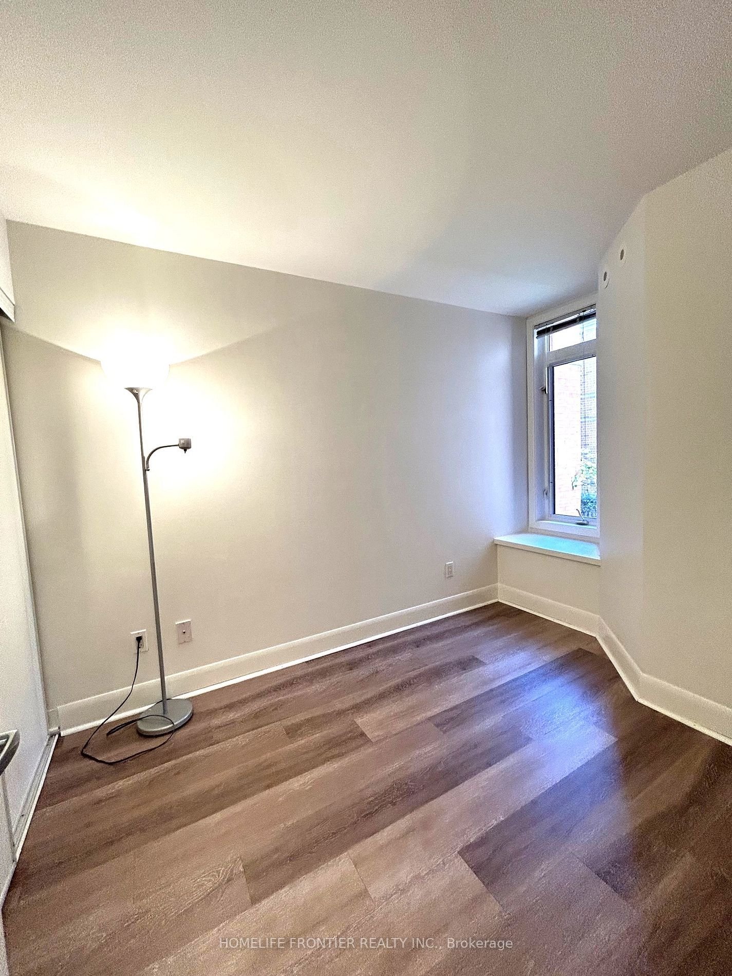 415 Jarvis St, unit 230 for rent - image #12