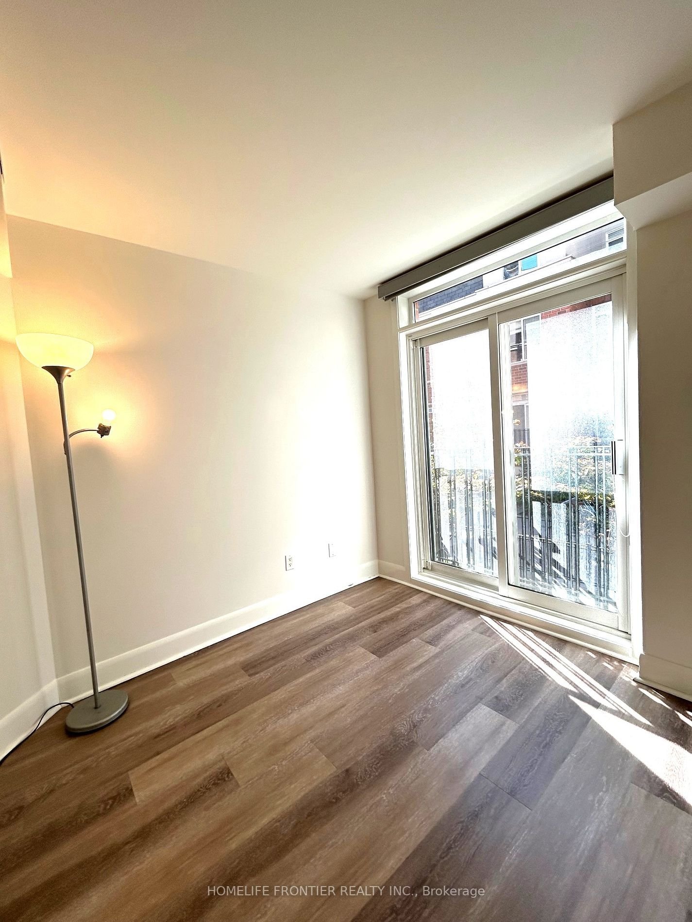 415 Jarvis St, unit 230 for rent - image #13