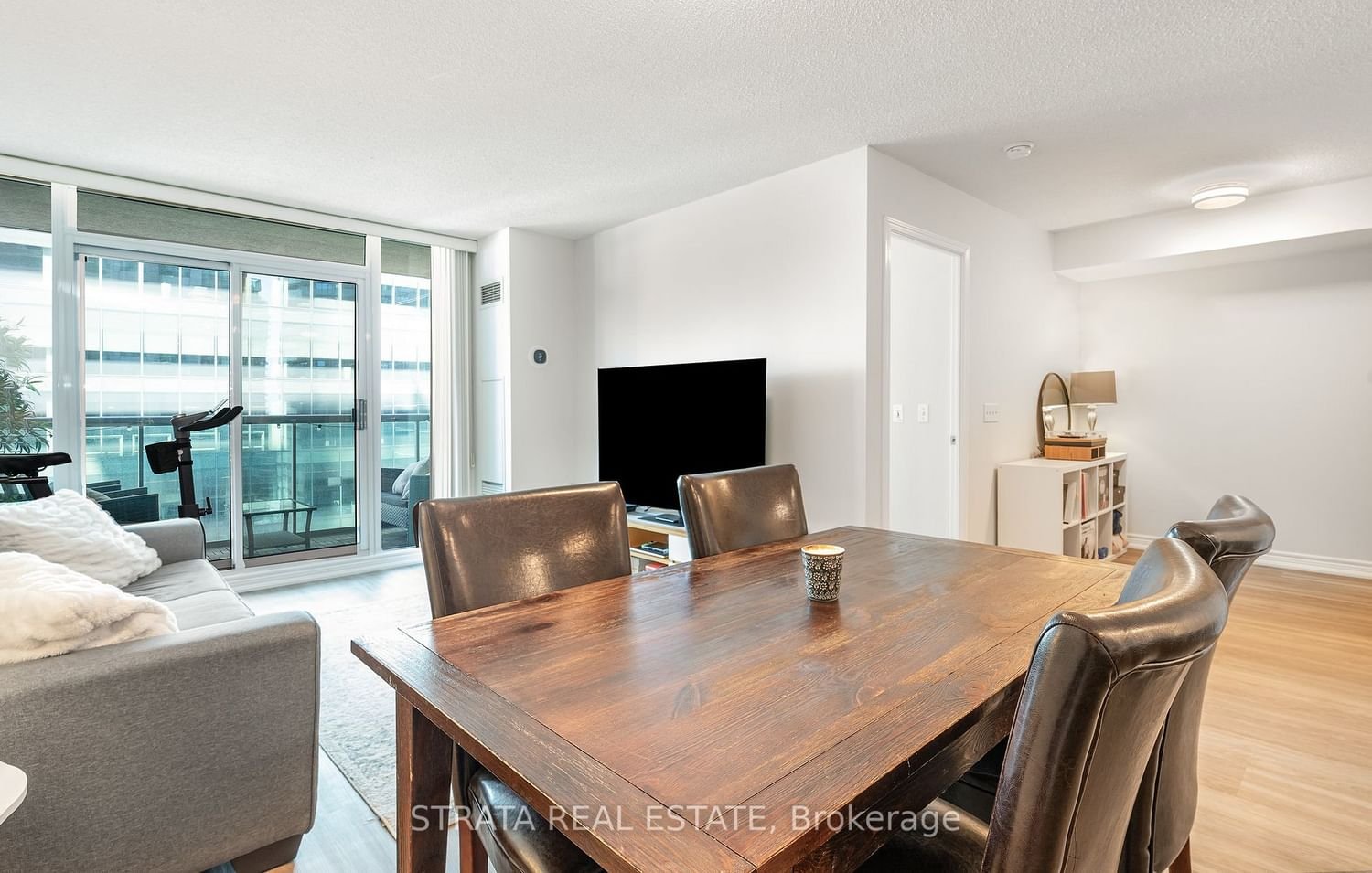30 Grand Trunk Cres, unit 2505 for sale in City Centre - image #2