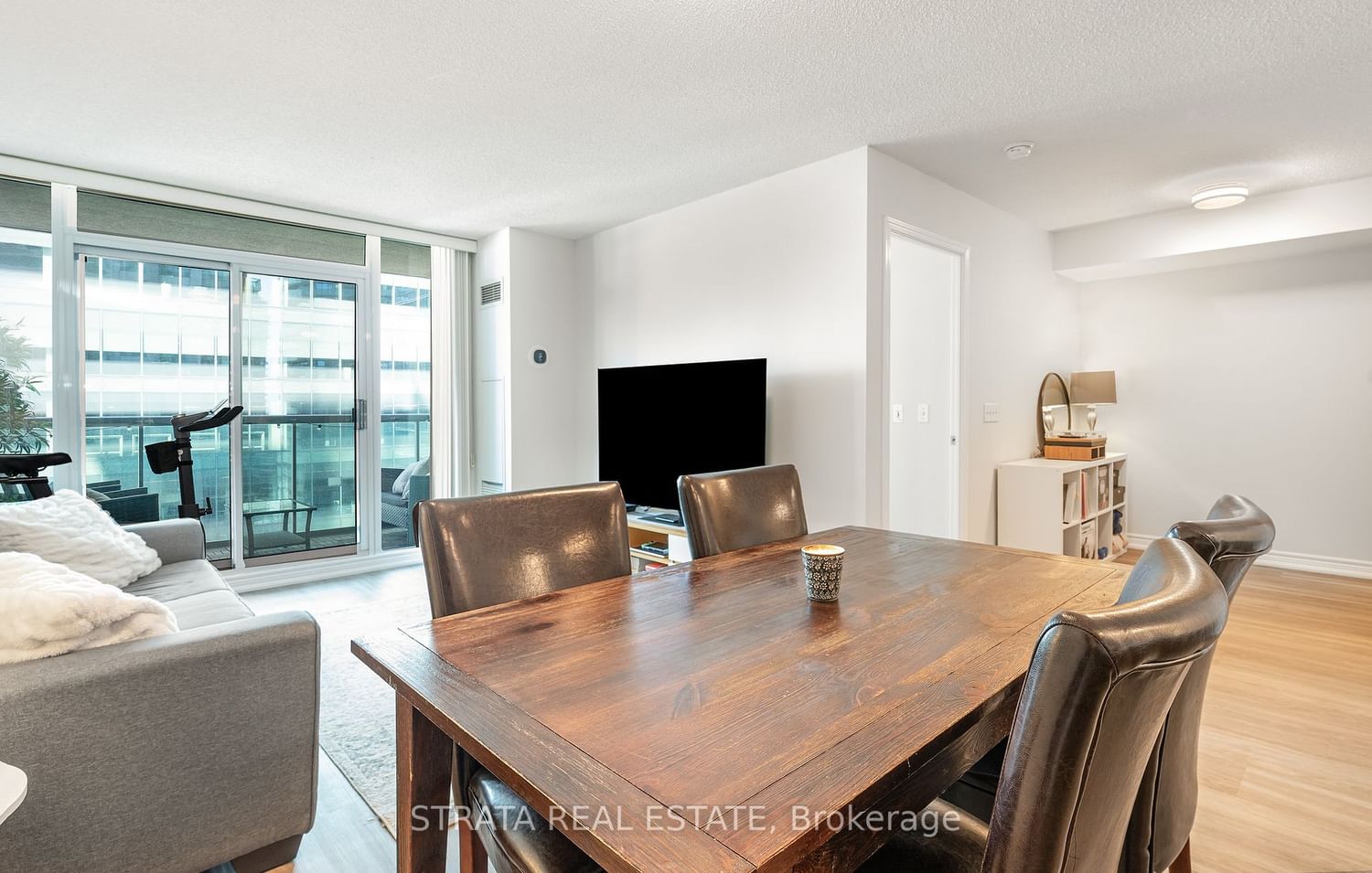 30 Grand Trunk Cres, unit 2505 for sale in City Centre - image #2