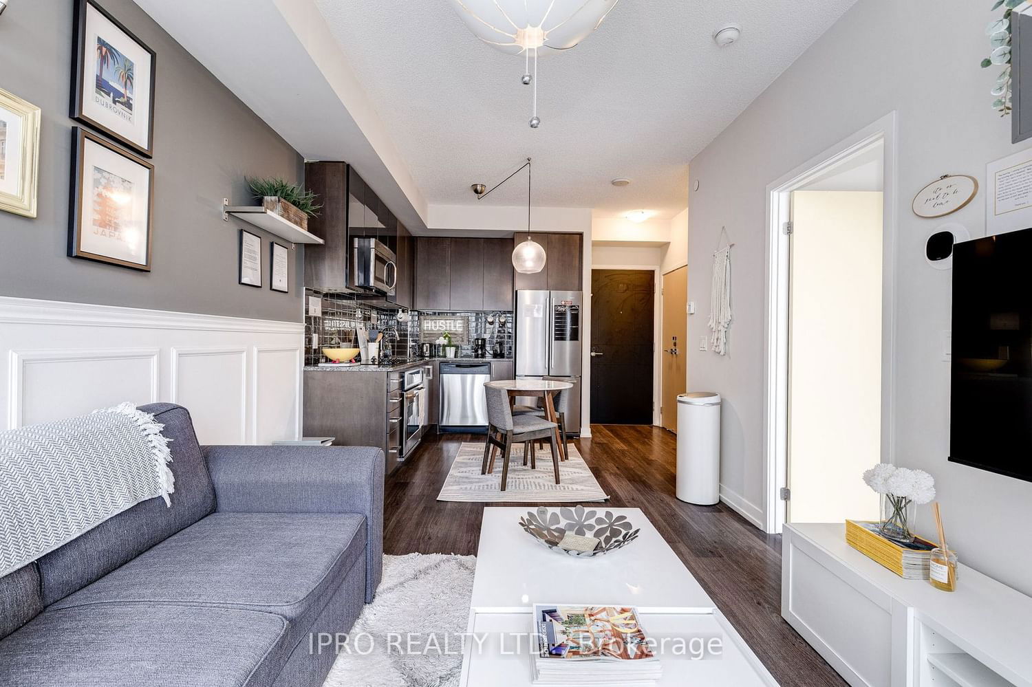 98 Lillian St, unit 1019 for sale - image #3