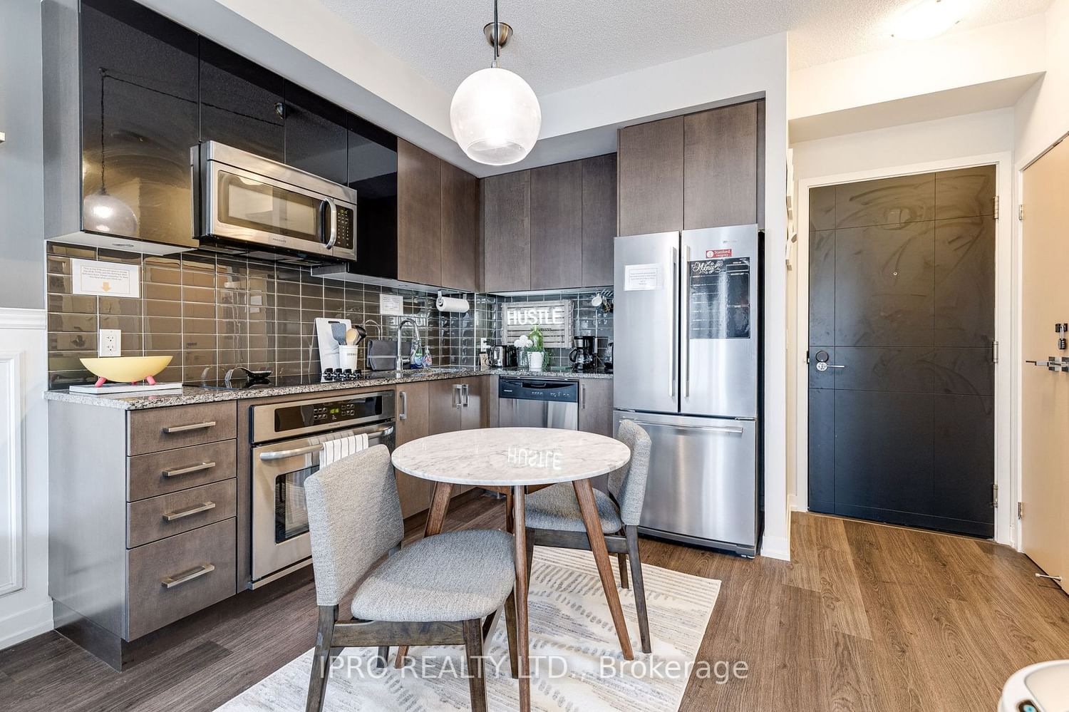 98 Lillian St, unit 1019 for sale - image #4