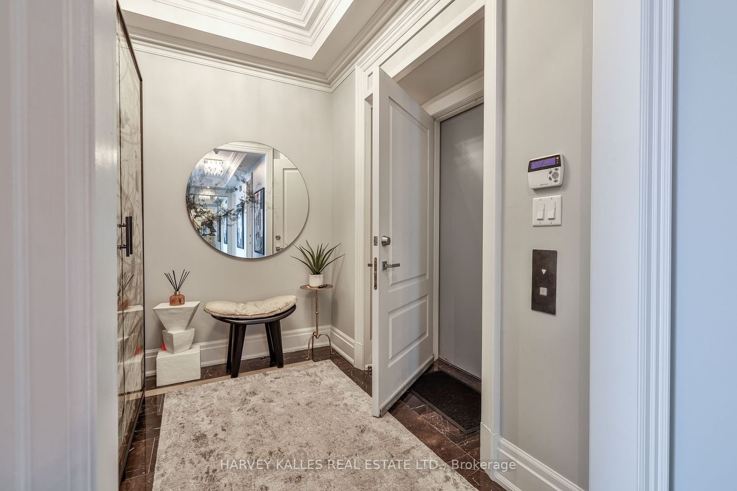 50 Yorkville Ave, unit 3603 for sale in Yorkville - image #2