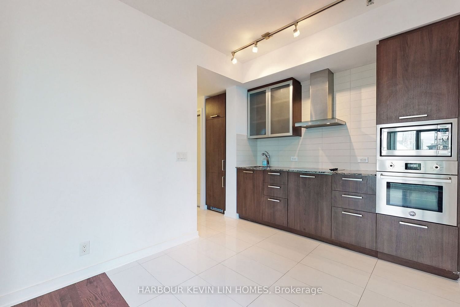 14 York St, unit 1205 for rent