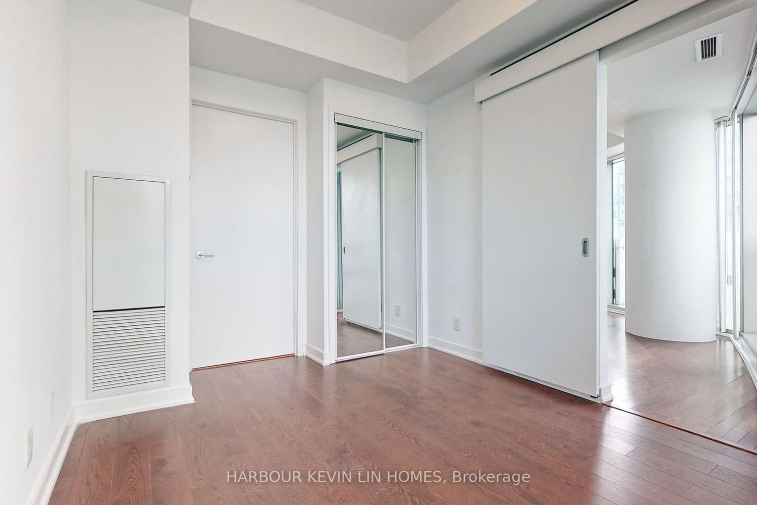 14 York St, unit 1205 for rent - image #25