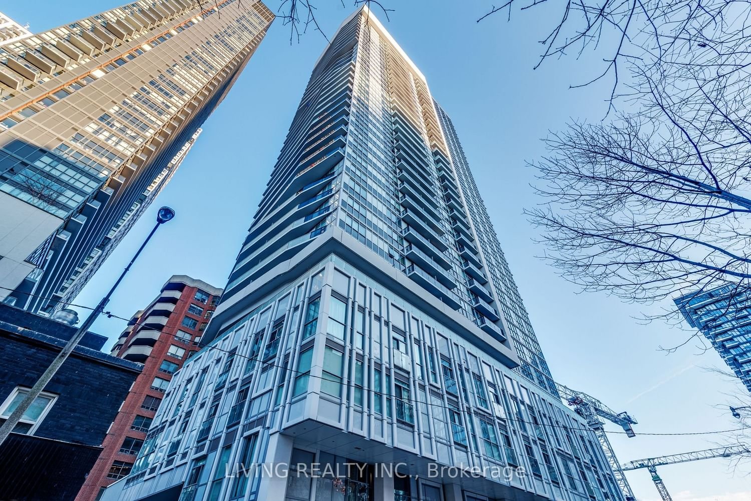 77 Mutual St, unit 306 for rent - image #2