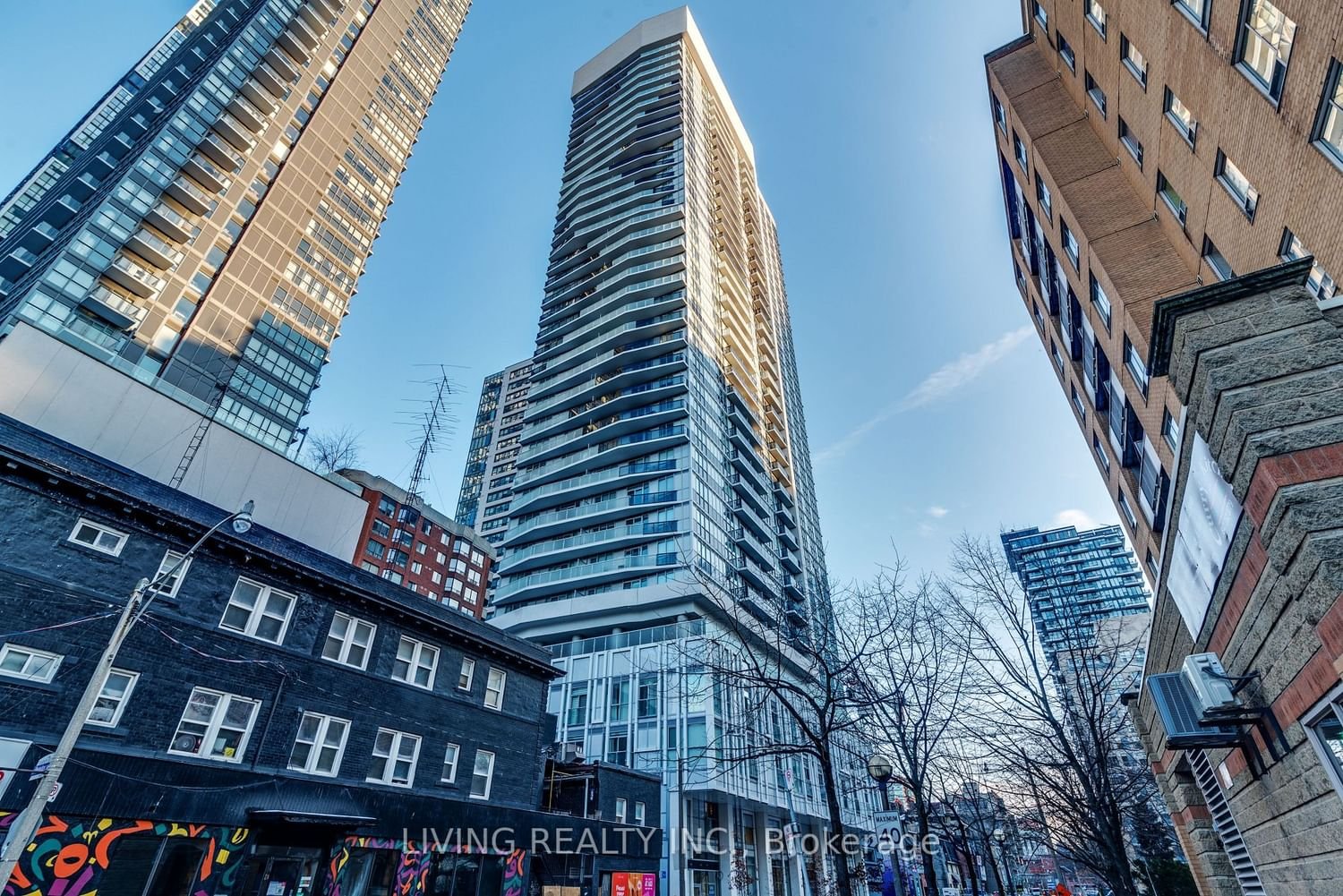 77 Mutual St, unit 306 for rent - image #3