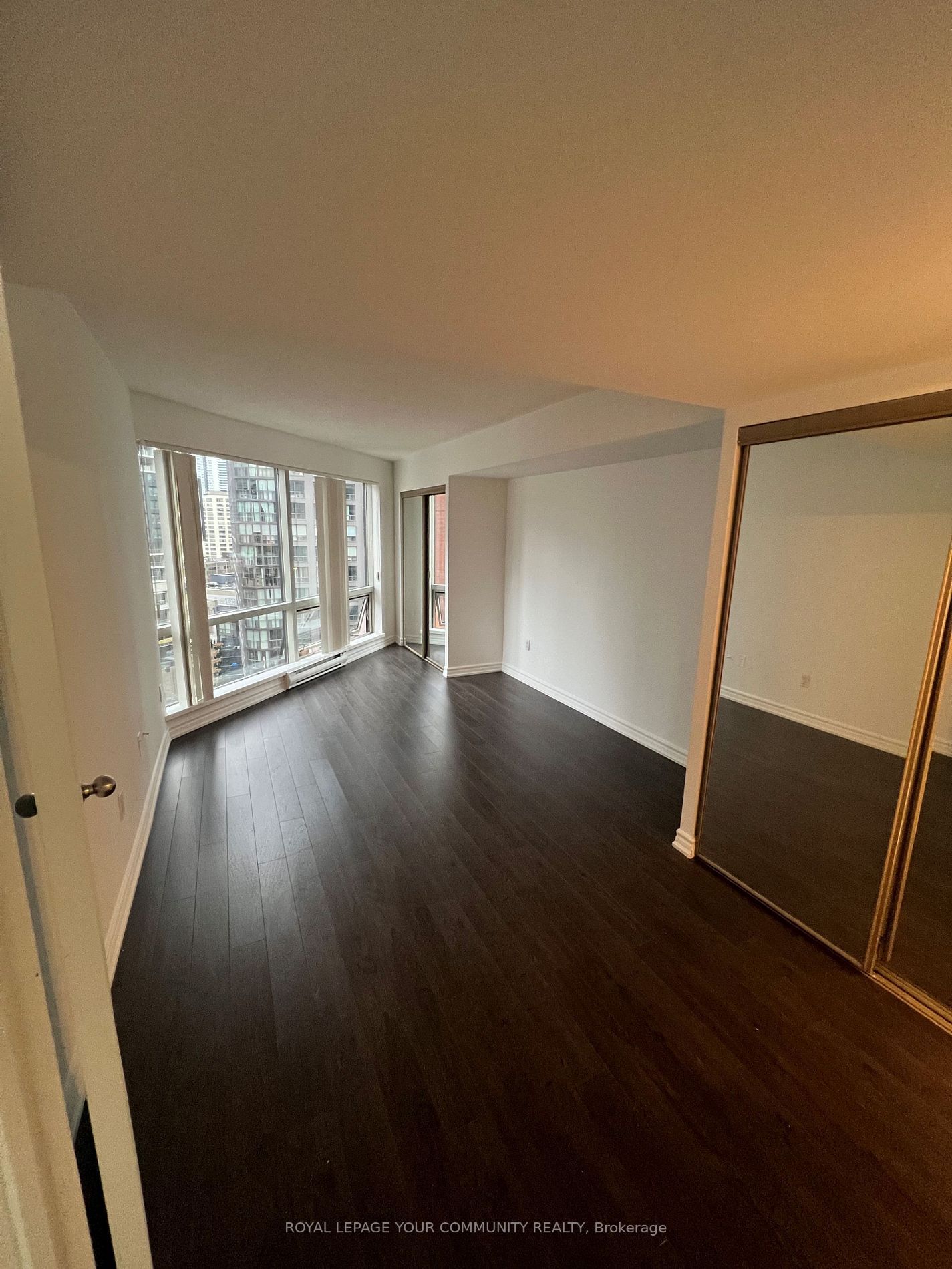 1001 Bay St, unit 1008 for rent