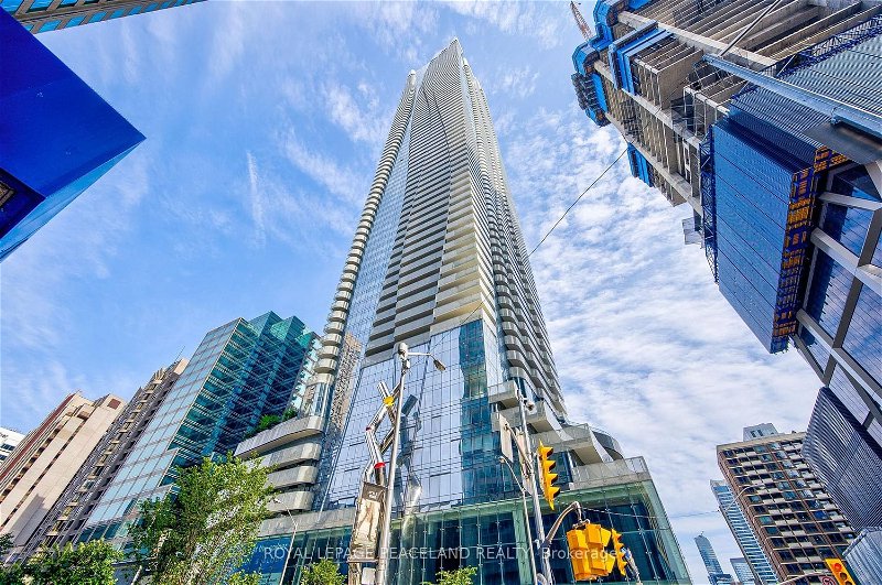 1 Bloor St E, unit 4208 for sale in Yonge and Bloor - image #1