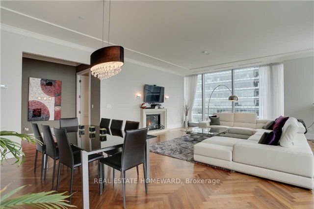 183 Wellington St W, unit 3904 for rent in King West - image #1